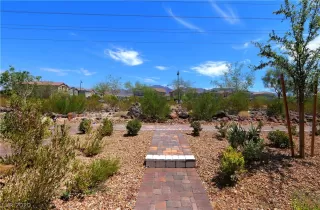 Photo #2: 2221733 Listing