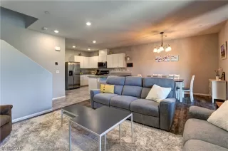 Photo #6: 2221733 Listing