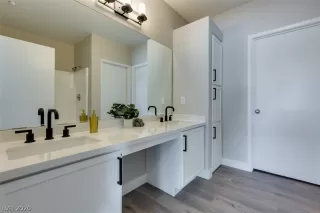 Photo #3: 2221744 Listing