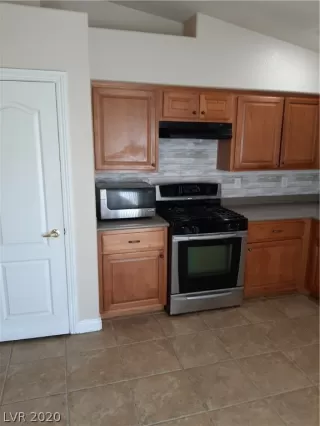 Photo #5: 2221791 Listing