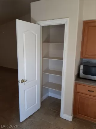 Photo #6: 2221791 Listing