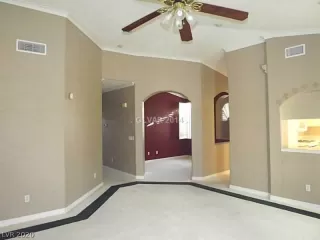 Photo #4: 2221799 Listing 