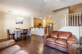 Photo #4: 2221830 Listing 