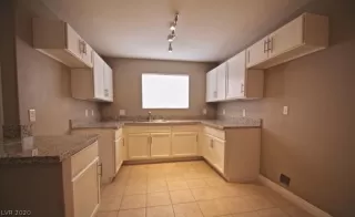 Photo #3: 2221933 Listing 