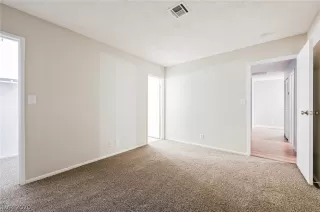 Photo #3: 2222144 Listing