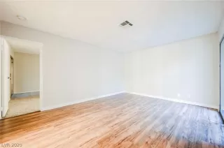 Photo #4: 2222144 Listing