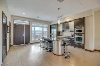 Photo #3: 2222161 Listing