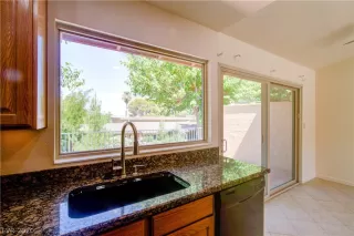 Photo #5: 2222185 Listing