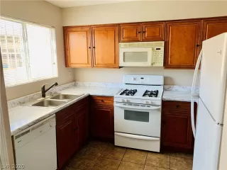 Photo #5: 2222222 Listing