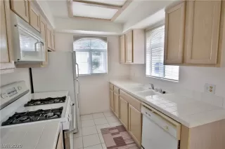 Photo #6: 2222242 Listing