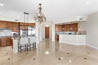 Photo #5: 2222246 Listing