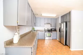 Photo #3: 2222247 Listing