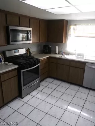 Photo #3: 2222347 Listing