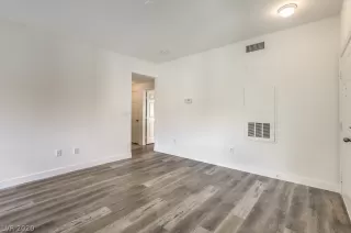 Photo #4: 2222460 Listing 