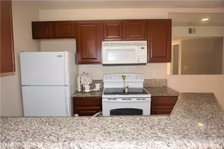 Photo #6: 2222600 Listing 