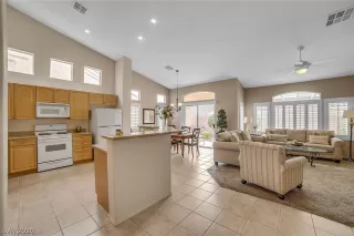 Photo #6: 2222663 Listing