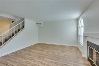 Photo #5: 2222723 Listing