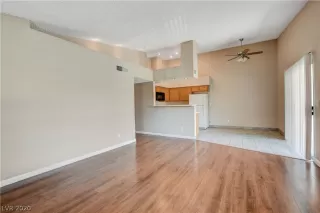 Photo #5: 2222738 Listing