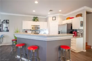 Photo #2: 2222789 Listing