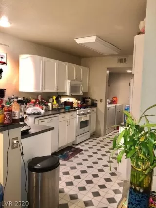 Photo #4: 2222919 Listing