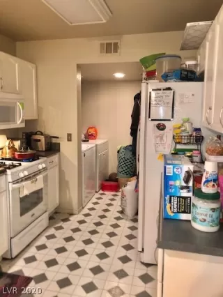 Photo #5: 2222919 Listing