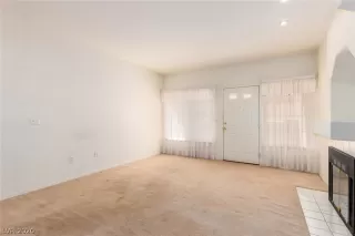 Photo #4: 2222954 Listing