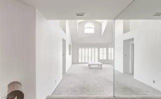 Photo #2: 2223017 Listing 