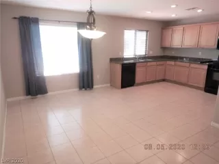 Photo #5: 2223036 Listing 