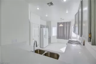 Photo #3: 2223120 Listing