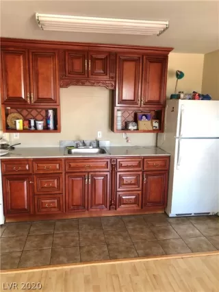 Photo #2: 2223130 Listing