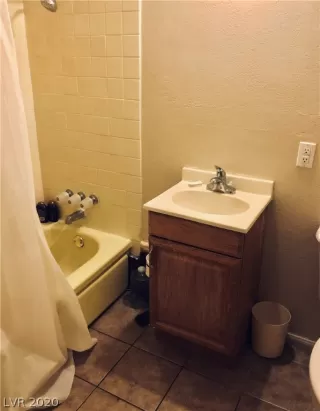 Photo #3: 2223130 Listing