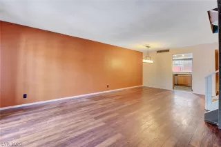 Photo #5: 2223239 Listing 