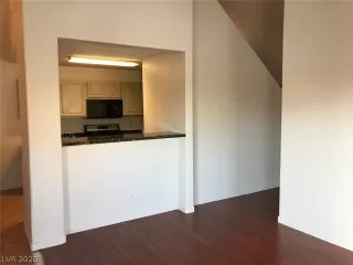 Photo #3: 2223257 Listing 