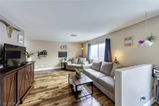 Photo #5: 2223282 Listing 