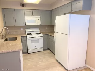 Photo #2: 2223339 Listing 