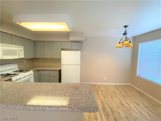 Photo #3: 2223339 Listing 