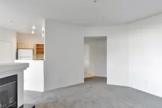 Photo #3: 2223351 Listing