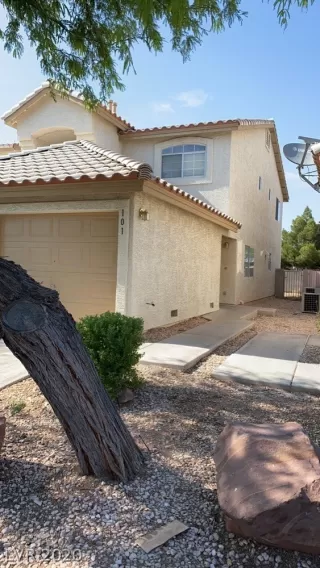 Photo #1: 2223368 Listing 