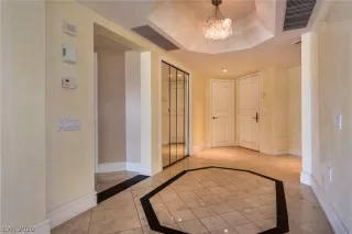 Photo #2: 2223370 Listing