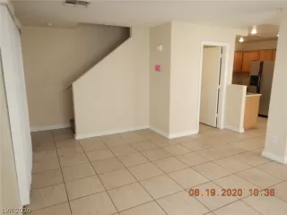Photo #3: 2223395 Listing