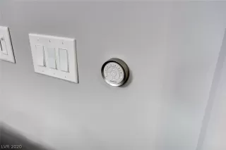 Photo #6: 2223427 Listing