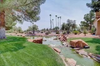 Photo #2: 2223448 Listing