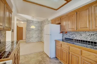 Photo #4: 2223448 Listing