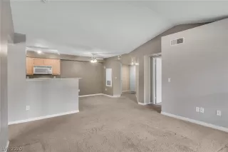 Photo #3: 2223472 Listing