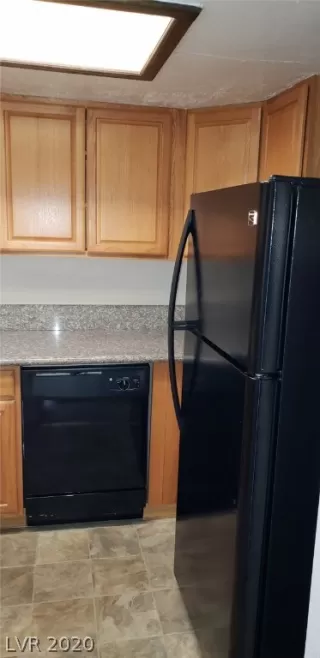 Photo #5: 2223473 Listing