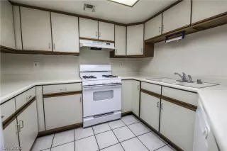 Photo #6: 2223485 Listing 