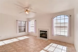 Photo #3: 2223636 Listing 