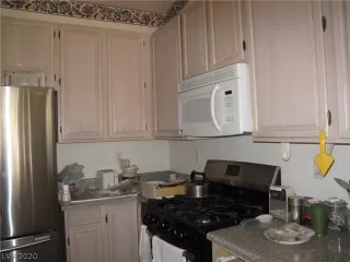 Photo #3: 2223720 Listing