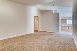 Photo #3: 2223726 Listing