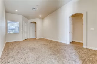 Photo #4: 2223726 Listing